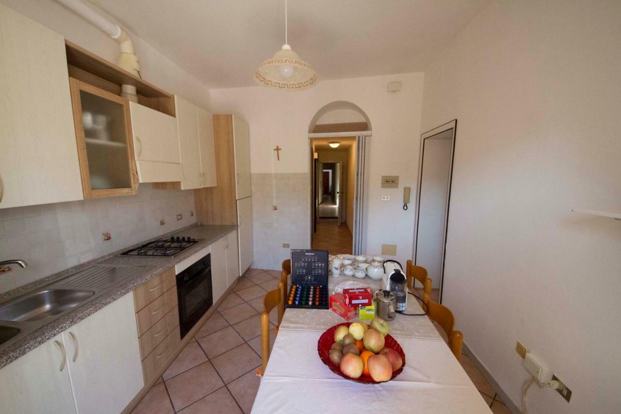 تشيزينا Bed & Breakfast Porta Santi المظهر الخارجي الصورة